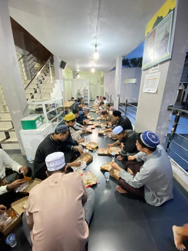 640 Paket Takjil dan Nasi Box Tersalurkan, Warga DePrima & Myrra Kompak Hidupkan Ramadhan di Dua Masjid Peradaban