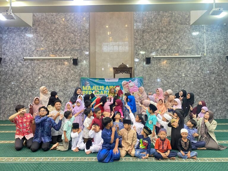 Majelis Anak Peradaban Spesial Ramadhan Digelar Bersama dengan Penyaluran THR untuk Anak Yatim Hebat